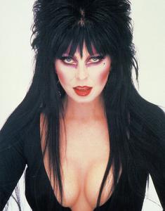 Elvira, La Dama De La Oscuridad [1988]